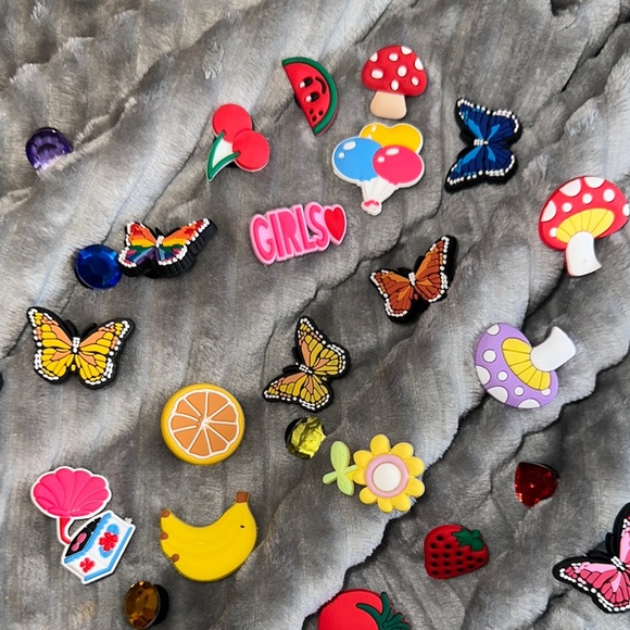 Crocs Charm Collection - Picture 3 of 6